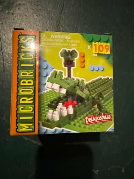 Larger size 109 piece Microbrick Alligator