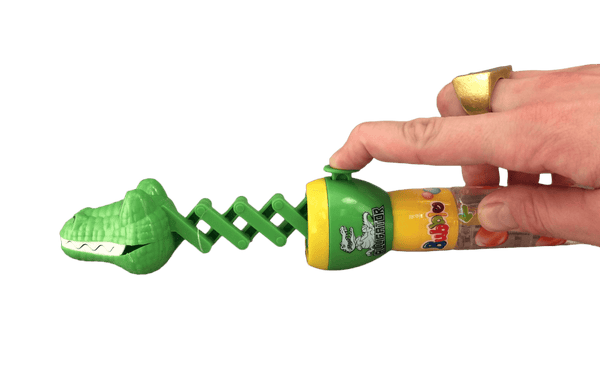 extendable alligator with bubbles